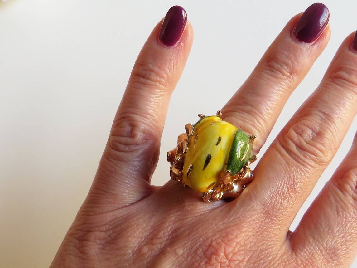 Handgefertigter Ring Mit Zitrone Aus Echter Handbemalter Caltagirone-Keramik von ChapeauAtelier