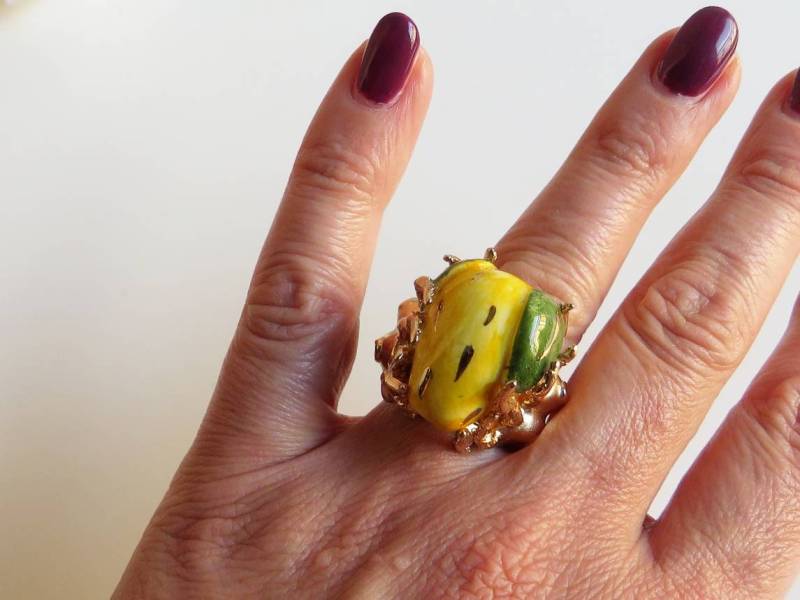 Handgefertigter Ring Mit Zitrone Aus Echter Handbemalter Caltagirone-Keramik von ChapeauAtelier