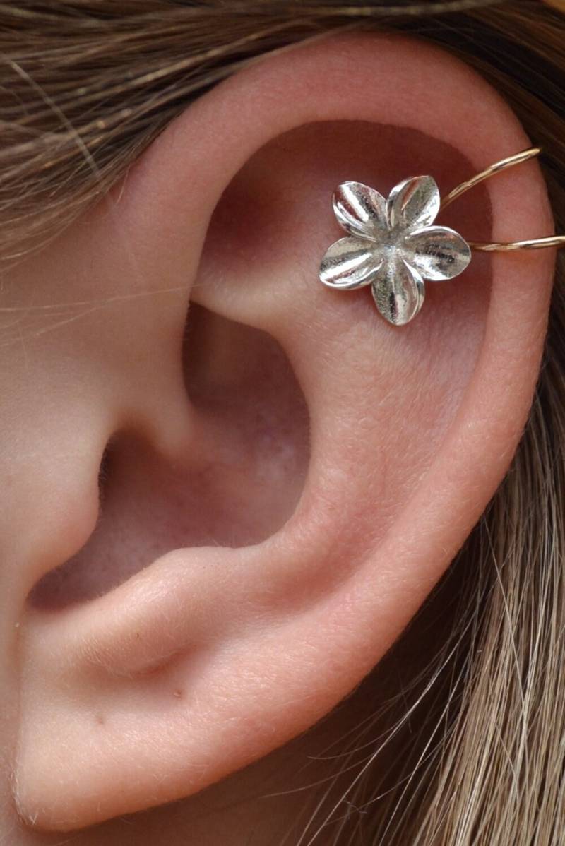 Plumeria Ohrmanschette Gold Silber Ohr Wickeln Knorpel Helix Manschette Ec811 von ChapmanJewelry