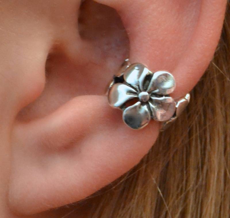 Plumeria Ohrmanschette Sterling Silber, Gold Vermeil Ec351 von ChapmanJewelry