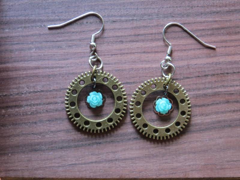 Zahnräder Und Rosen Steampunk Ohrringe von CharDustJewelry