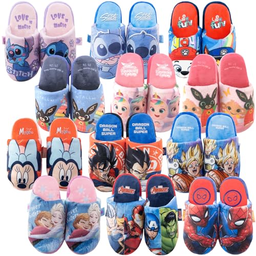 Characters Cartoons - Mädchen Jungen - Weich gepolsterte Hausschuhe - Bing Frozen Marvel Avengers Spiderman Sonic Naruto Ladybug Cry Babies Minnie Paw Patrol, 14800 Avengers Multicolor, 34/35 EU von Characters Cartoons