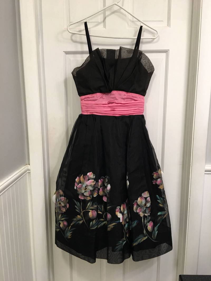 Seltenes 50Er Jahre Pink & Schwarz Handbemaltes Abschlussballkleid Cocktailpartykleid Mit Eingebautem Crinolin Xs 1950Er Seltenes 50Er Jahre Pink & Schwarz Handbemaltes Abschlussballkleid Cocktailpartykleid Mit Eingebautem Crinolin Xs 1950Er von Charisma7Antiques