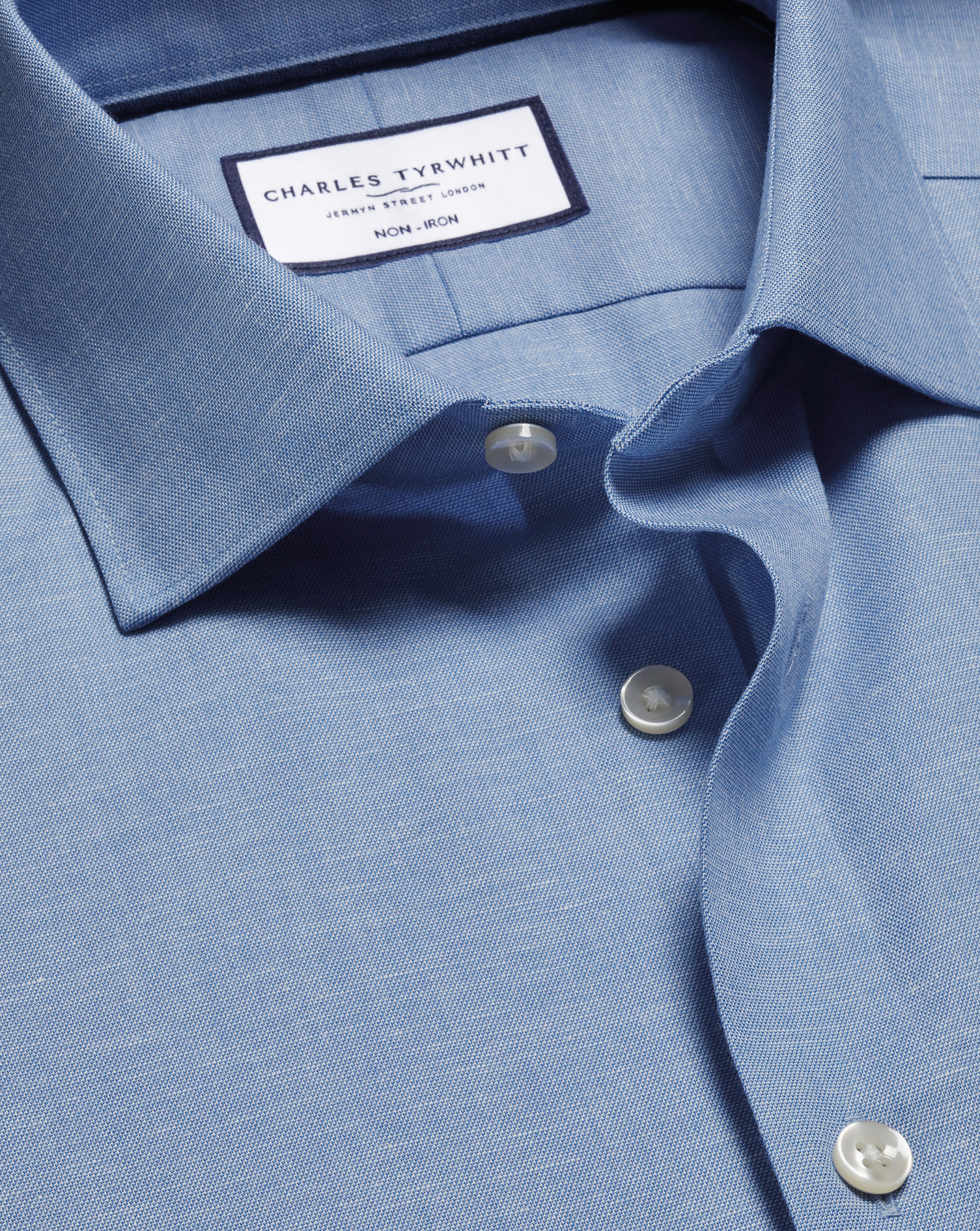 Charles Tyrwhitt Bügelfreies Hemd aus Baumwoll-Leinen-Mix - Kornblumenblau Knopfmanschette Charles Tyrwhitt Bügelfreies Hemd aus Baumwoll-Leinen-Mix - Kornblumenblau Knopfmanschette von Charles Tyrwhitt