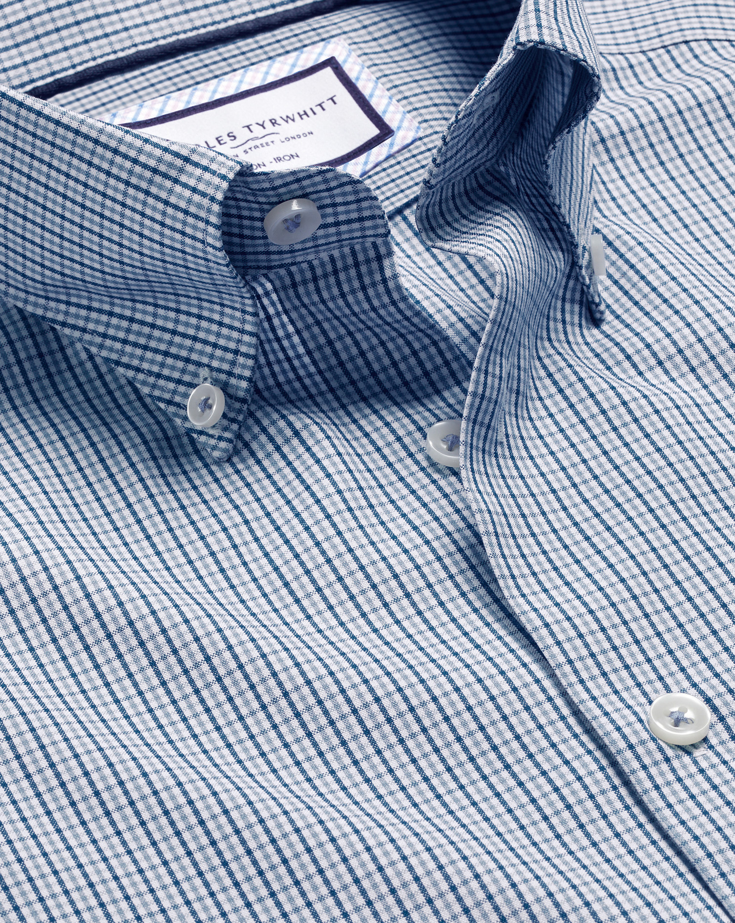 Charles Tyrwhitt Bügelfreies Hemd mit Button-down-Kragen und Gingham-Karos - Königsblau Knopfmanschette von Charles Tyrwhitt