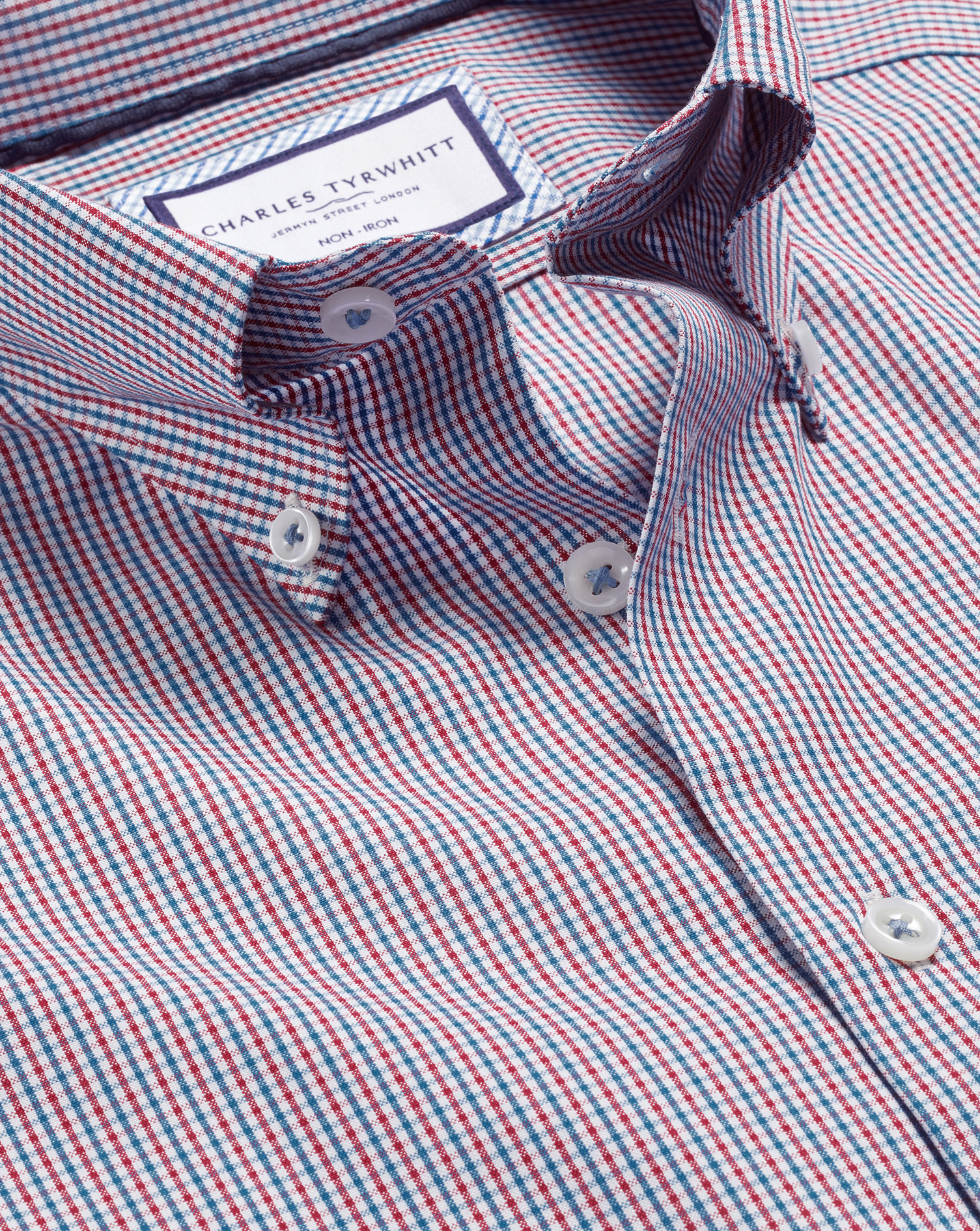 Charles Tyrwhitt Bügelfreies Hemd mit Button-down-Kragen und Gingham-Karos - Rot Knopfmanschette von Charles Tyrwhitt