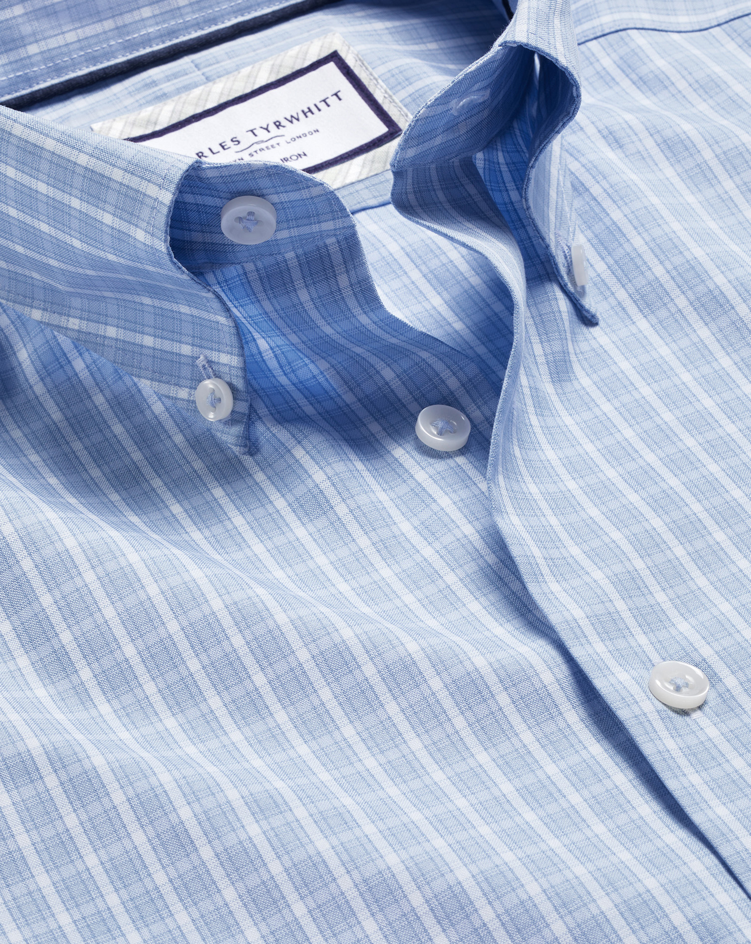 Charles Tyrwhitt Bügelfreies Hemd mit Button-down-Kragen und Windowpane-Karos - Himmelblau Knopfmanschette von Charles Tyrwhitt