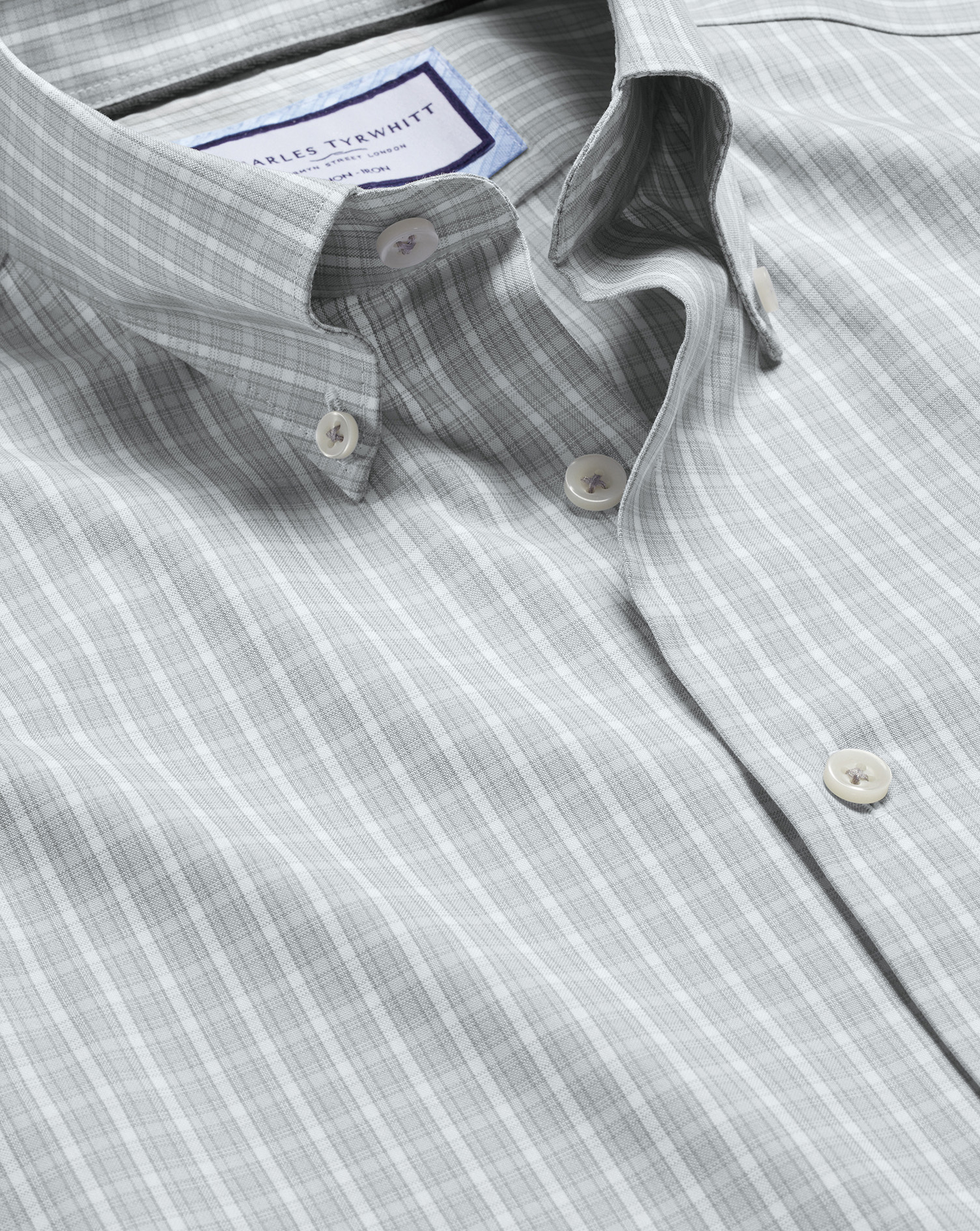 Charles Tyrwhitt Bügelfreies Hemd mit Button-down-Kragen und Windowpane-Karos - Silbergrau Knopfmanschette von Charles Tyrwhitt
