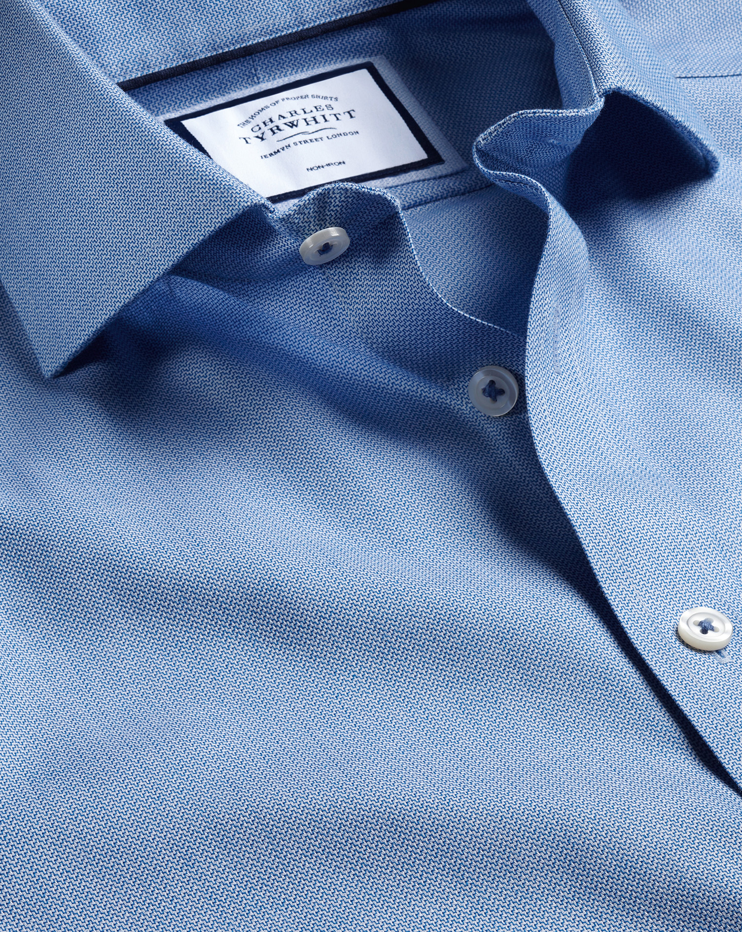 Charles Tyrwhitt Bügelfreies Henley Hemd mit Haifischkragen - Ozeanblau Umschlagmanschette von Charles Tyrwhitt