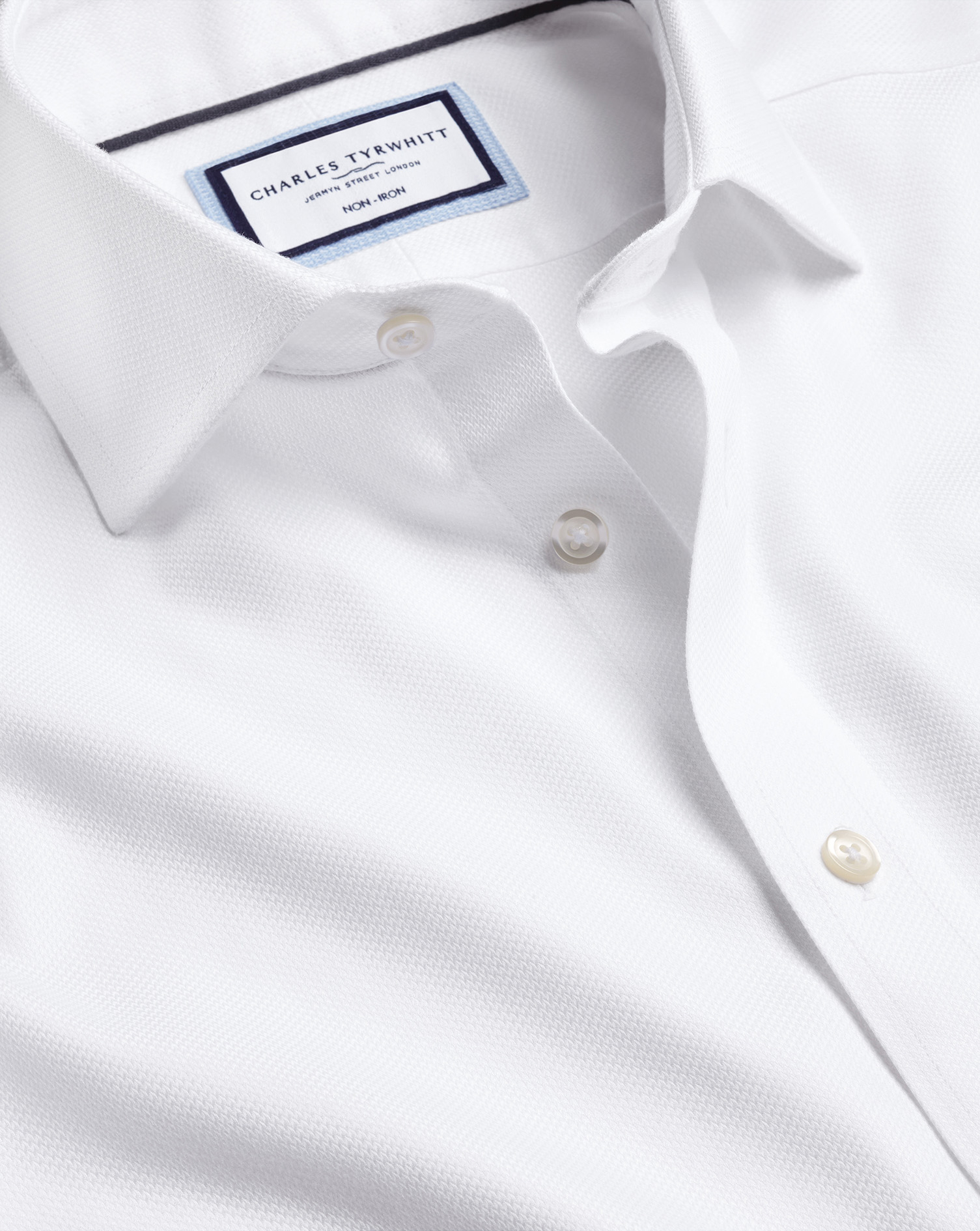Charles Tyrwhitt Bügelfreies Mayfair Hemd mit Haifischkragen - Weiß Knopfmanschette von Charles Tyrwhitt