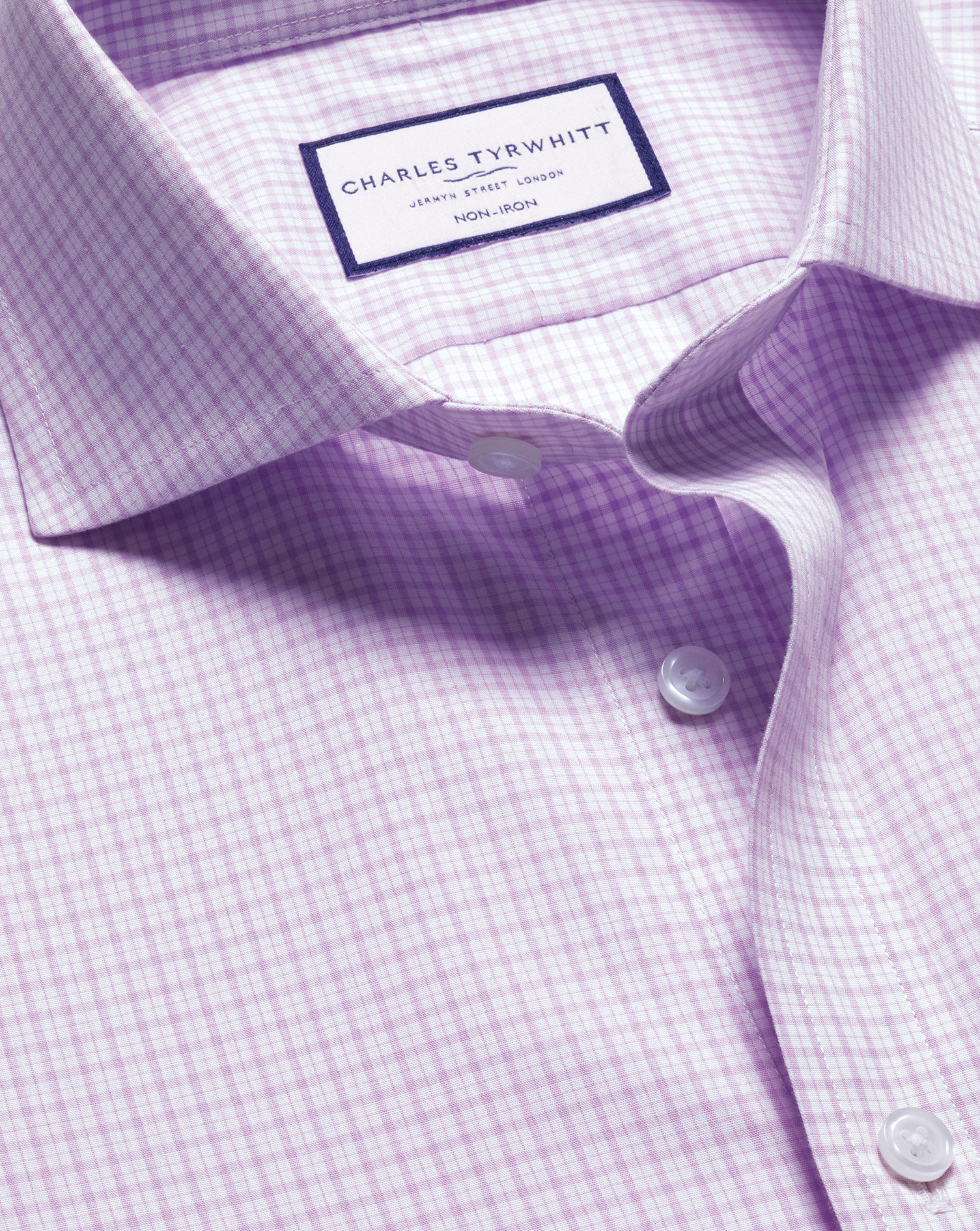 Charles Tyrwhitt Bügelfreies Popeline-Hemd mit Haifischkragen und Gitterkaros - Lila Knopfmanschette Charles Tyrwhitt Bügelfreies Popeline-Hemd mit Haifischkragen und Gitterkaros - Lila Knopfmanschette von Charles Tyrwhitt