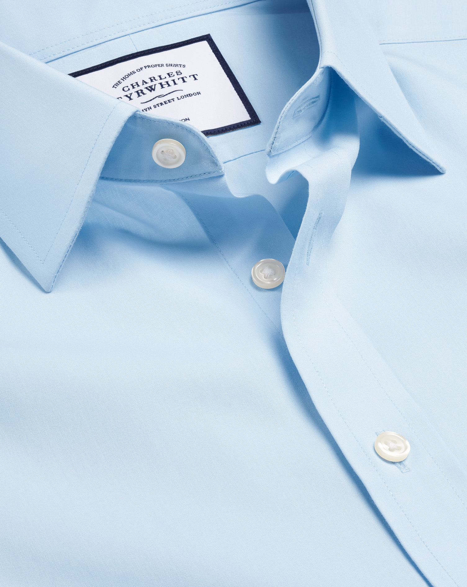 Charles Tyrwhitt Bügelfreies Popeline-Kurzarmhemd - Himmelblau von Charles Tyrwhitt