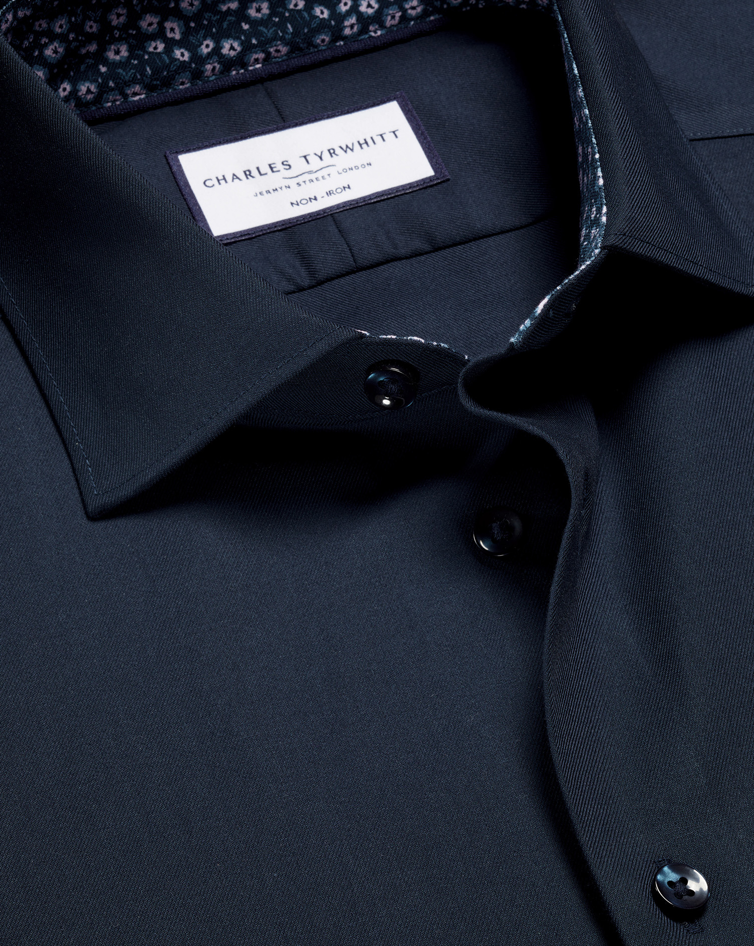 Charles Tyrwhitt Bügelfreies Stretch-Hemd mit bedrucktem Besatz - Marineblau Knopfmanschette Charles Tyrwhitt Bügelfreies Stretch-Hemd mit bedrucktem Besatz - Marineblau Knopfmanschette von Charles Tyrwhitt