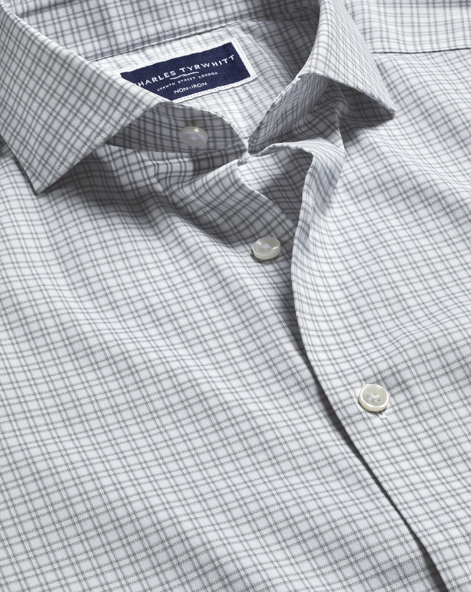 Charles Tyrwhitt Bügelfreies Twill-Hemd aus Stretch-Gewebe mit Gitterkaros - Silbergrau Knopfmanschette von Charles Tyrwhitt