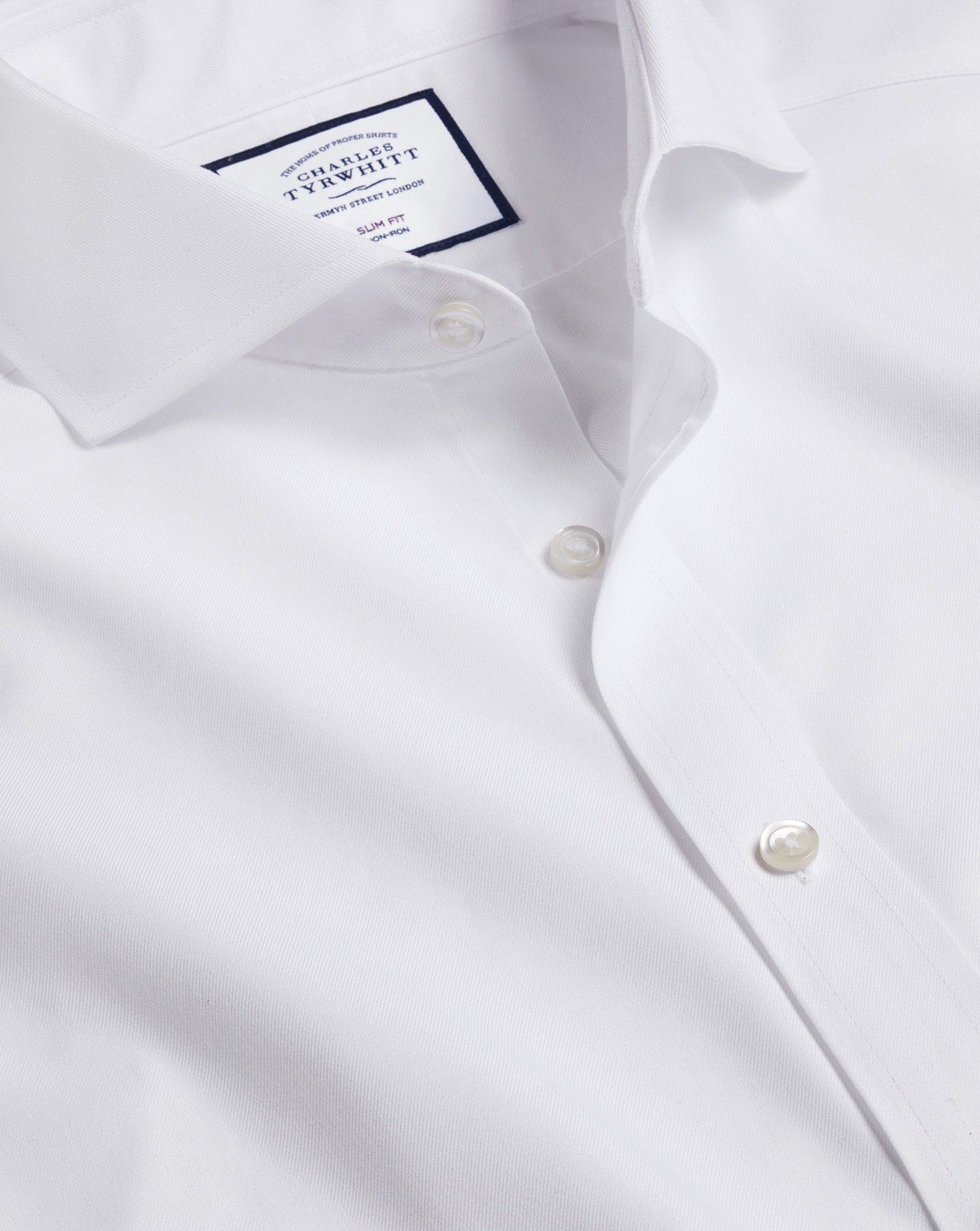 Charles Tyrwhitt Bügelfreies Twill-Hemd mit Extrem-Haifischkragen - Weiß Umschlagmanschette von Charles Tyrwhitt