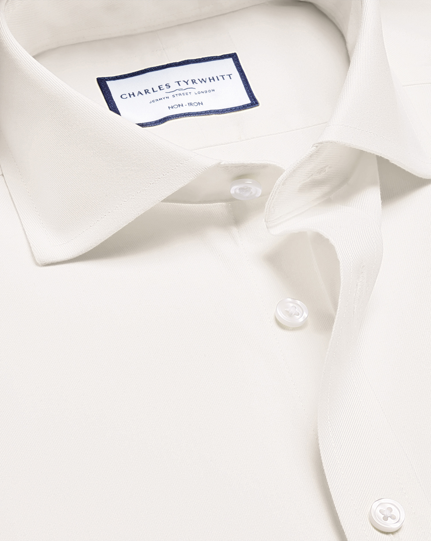 Charles Tyrwhitt Bügelfreies Twill-Hemd mit Haifischkragen - Elfenbeinweiß Knopfmanschette von Charles Tyrwhitt