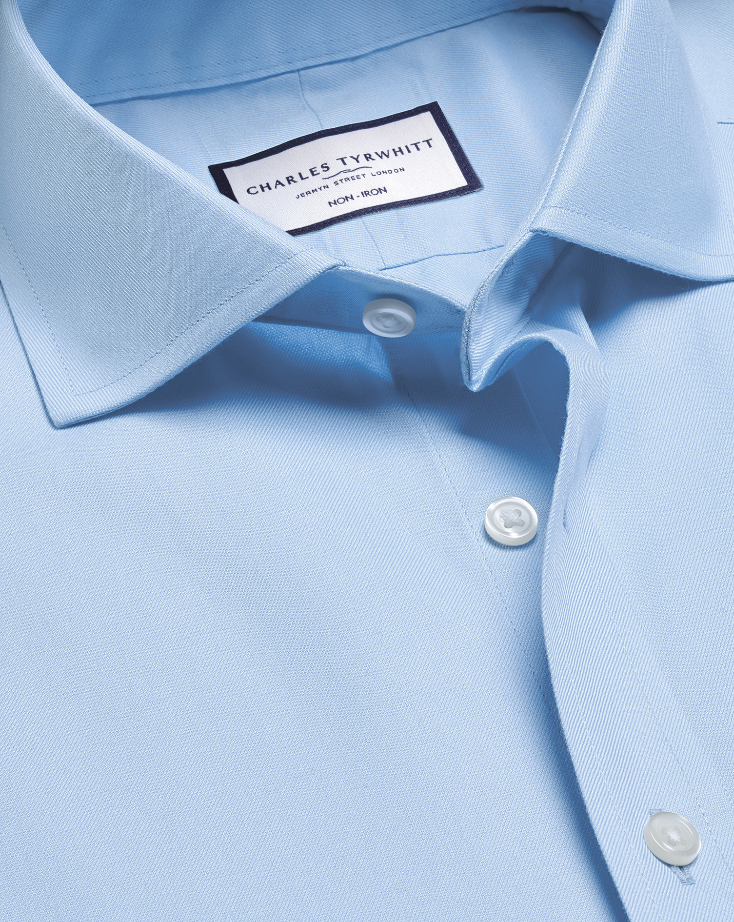 Charles Tyrwhitt Bügelfreies Twill-Hemd mit Haifischkragen - Himmelblau Knopfmanschette von Charles Tyrwhitt