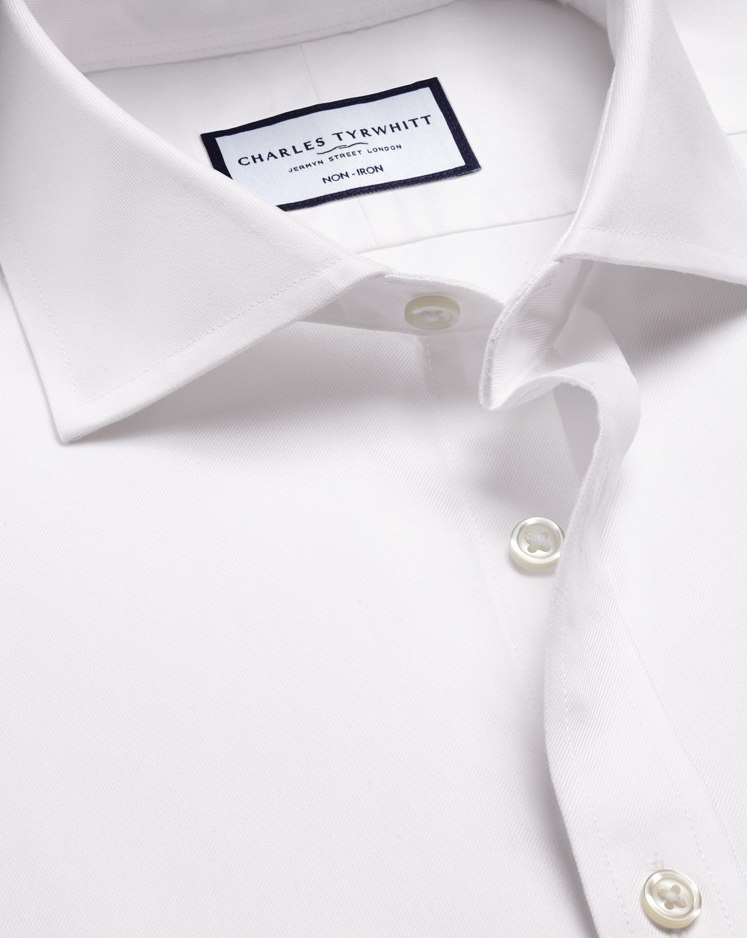 Charles Tyrwhitt Bügelfreies Twill-Hemd mit Haifischkragen - Weiß Knopfmanschette von Charles Tyrwhitt