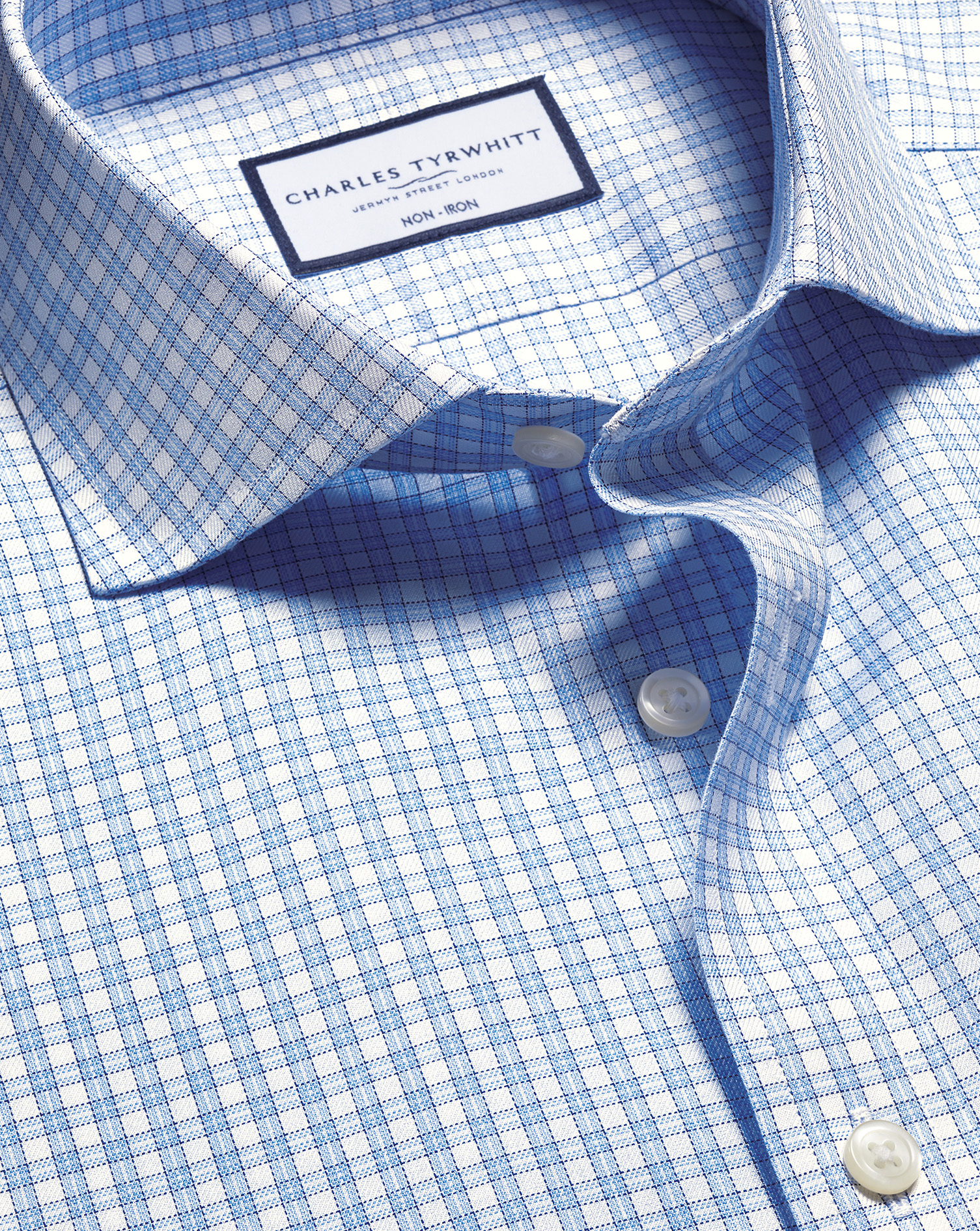 Charles Tyrwhitt Bügelfreies Twill-Hemd mit Karos - Kornblumenblau Knopfmanschette Charles Tyrwhitt Bügelfreies Twill-Hemd mit Karos - Kornblumenblau Knopfmanschette von Charles Tyrwhitt
