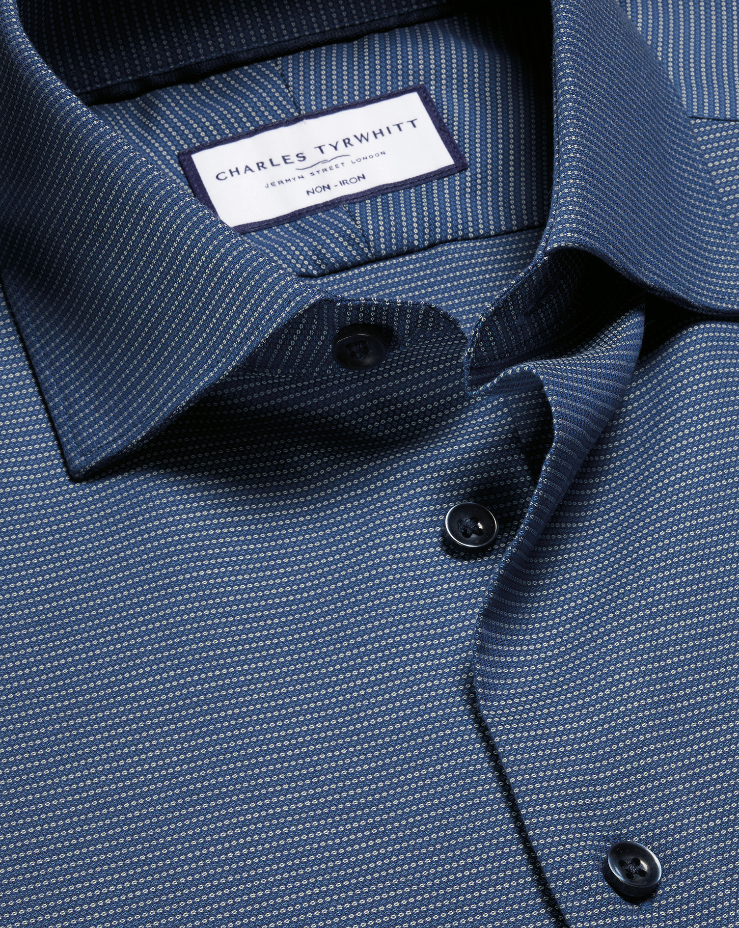 Charles Tyrwhitt Bügelfreies strukturiertes Stretch-Hemd mit Kreisen - Königsblau Knopfmanschette Charles Tyrwhitt Bügelfreies strukturiertes Stretch-Hemd mit Kreisen - Königsblau Knopfmanschette von Charles Tyrwhitt