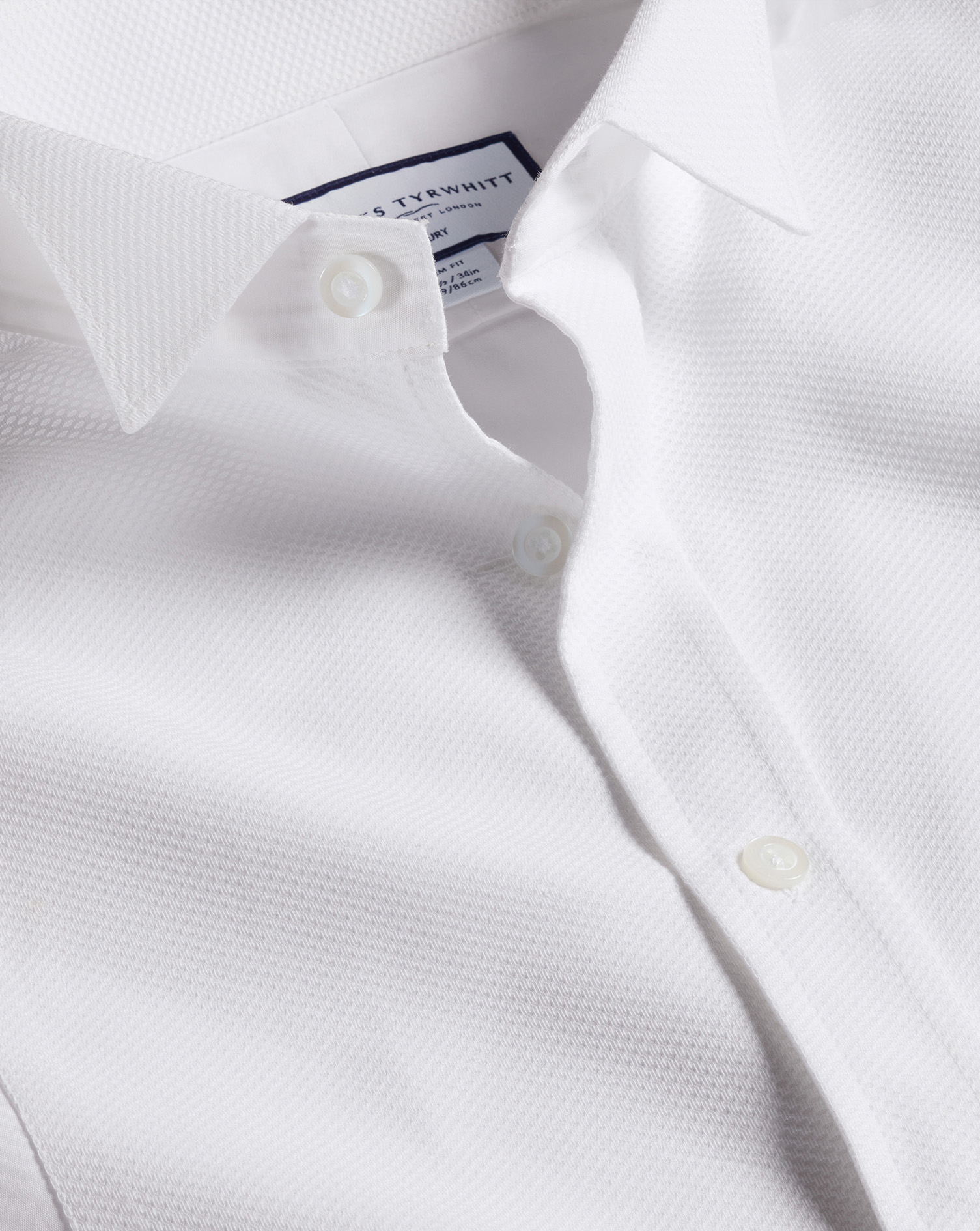 Charles Tyrwhitt Gala-Hemd mit Flügelkragen und Bieseneinsatz aus Marcella-Waffelmuster - Weiß Umschlagmanschette von Charles Tyrwhitt