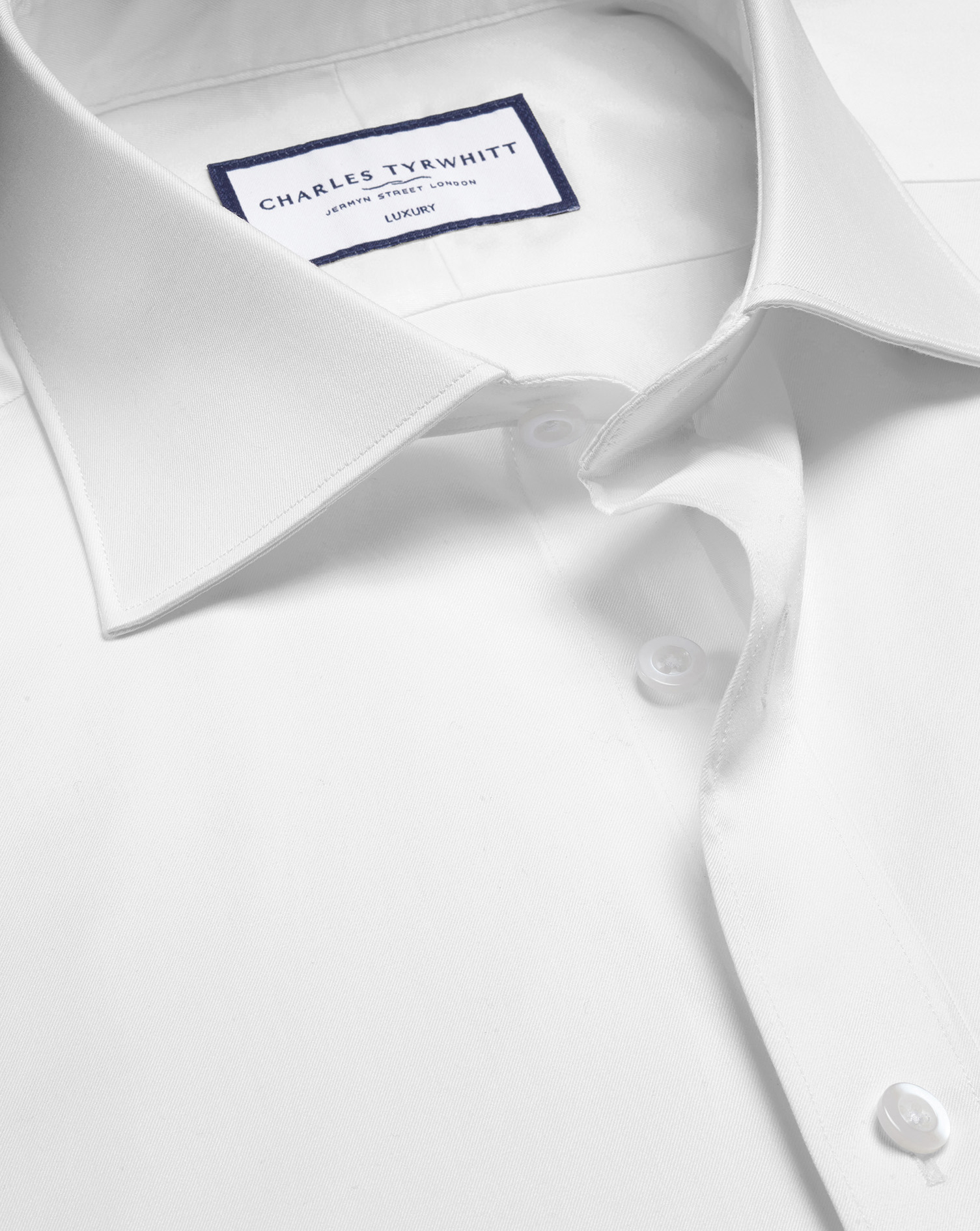 Charles Tyrwhitt Luxuriöses Twill-Hemd mit Semi-Haifischkragen - Weiß Knopfmanschette von Charles Tyrwhitt