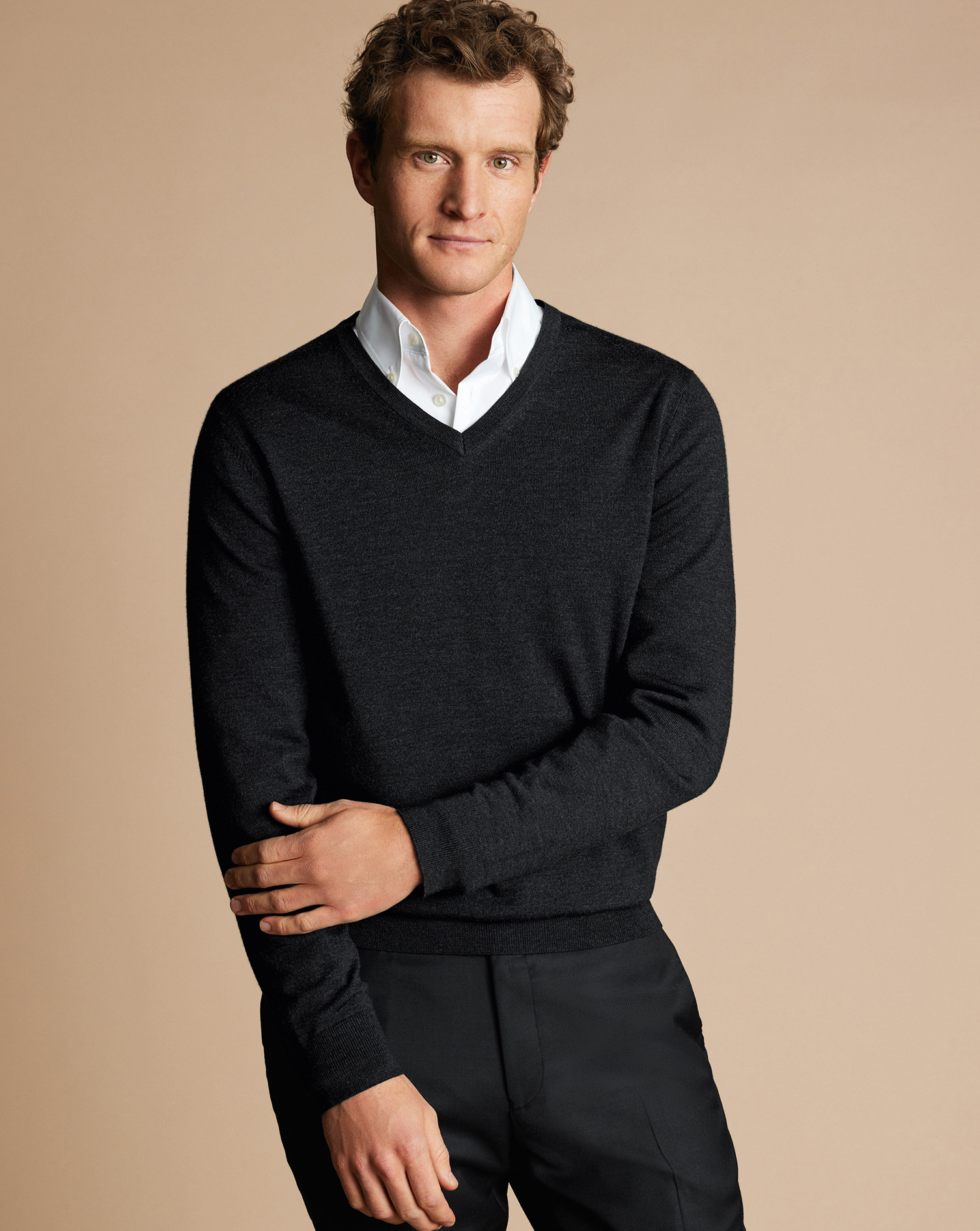 Charles Tyrwhitt Pullover aus Merinowolle mit V-Ausschnitt - Dunkles Anthrazit von Charles Tyrwhitt