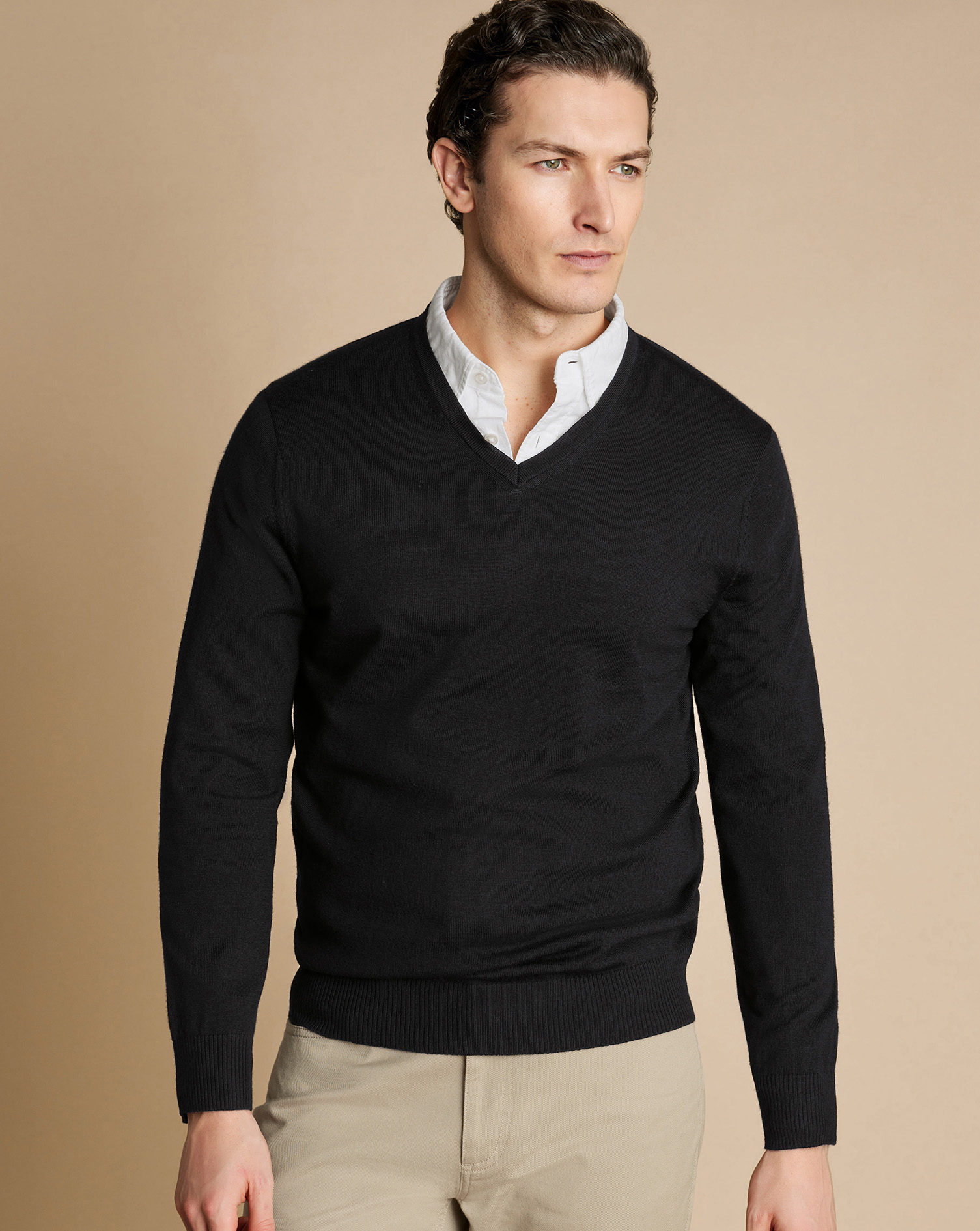 Charles Tyrwhitt Pullover aus Merinowolle mit V-Ausschnitt - Schwarz von Charles Tyrwhitt