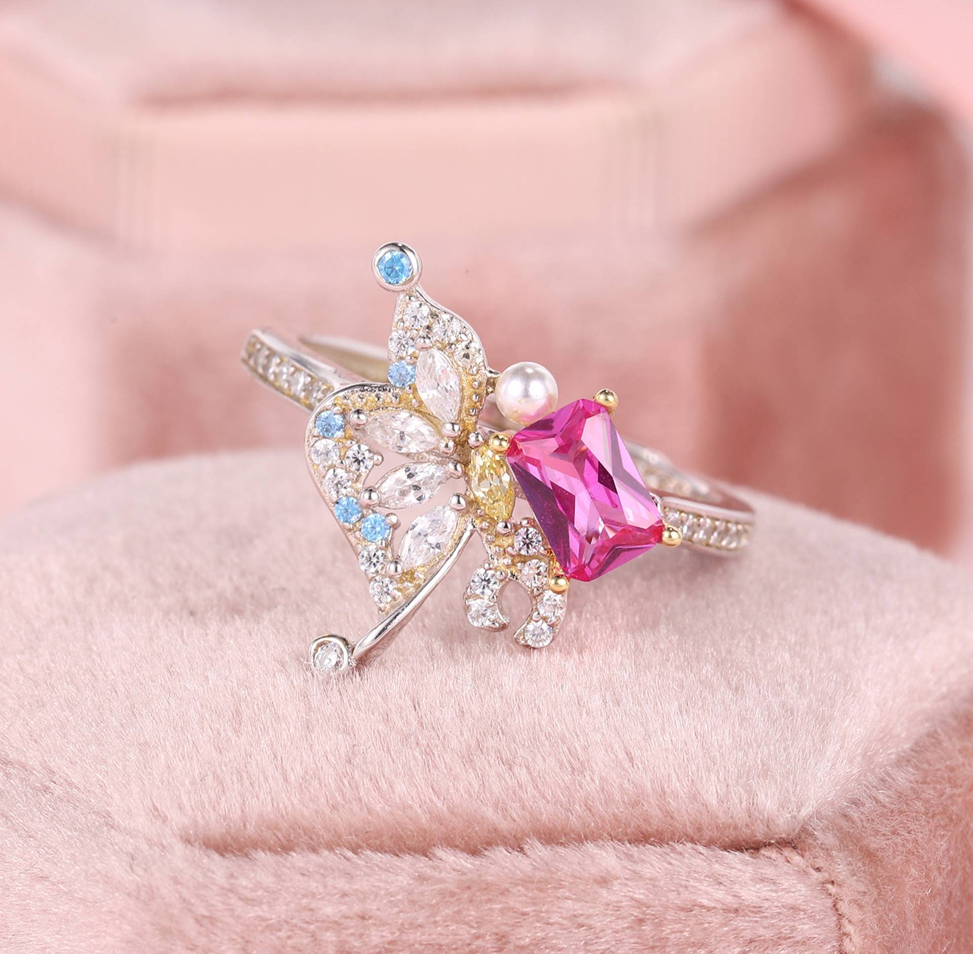 Natürlicher Rosa Turmalin Schmetterling Ring, Großer Statement Schöner Cocktail Diamant Verlobungsring von CharlesDavinJewelry