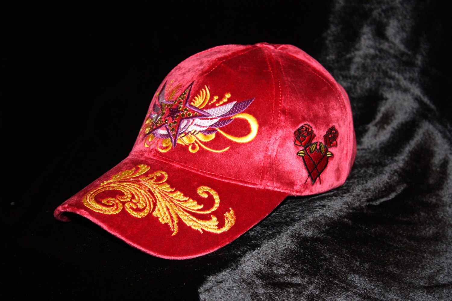 Rosa Frau Baseball Cap Stars Und Flügel Bio Seidensamt Hat Urban Boho Chic Kleidung von CharlesKingParis