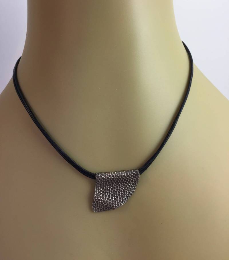 Pmc Silber Komma Auf Leder Pmc Silber Komma Auf Leder von CharlesZebra