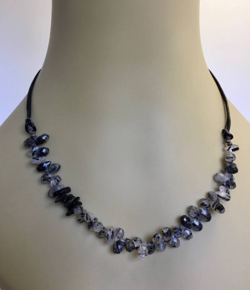 Teardrops Mit Schwarzem Leder von CharlesZebra