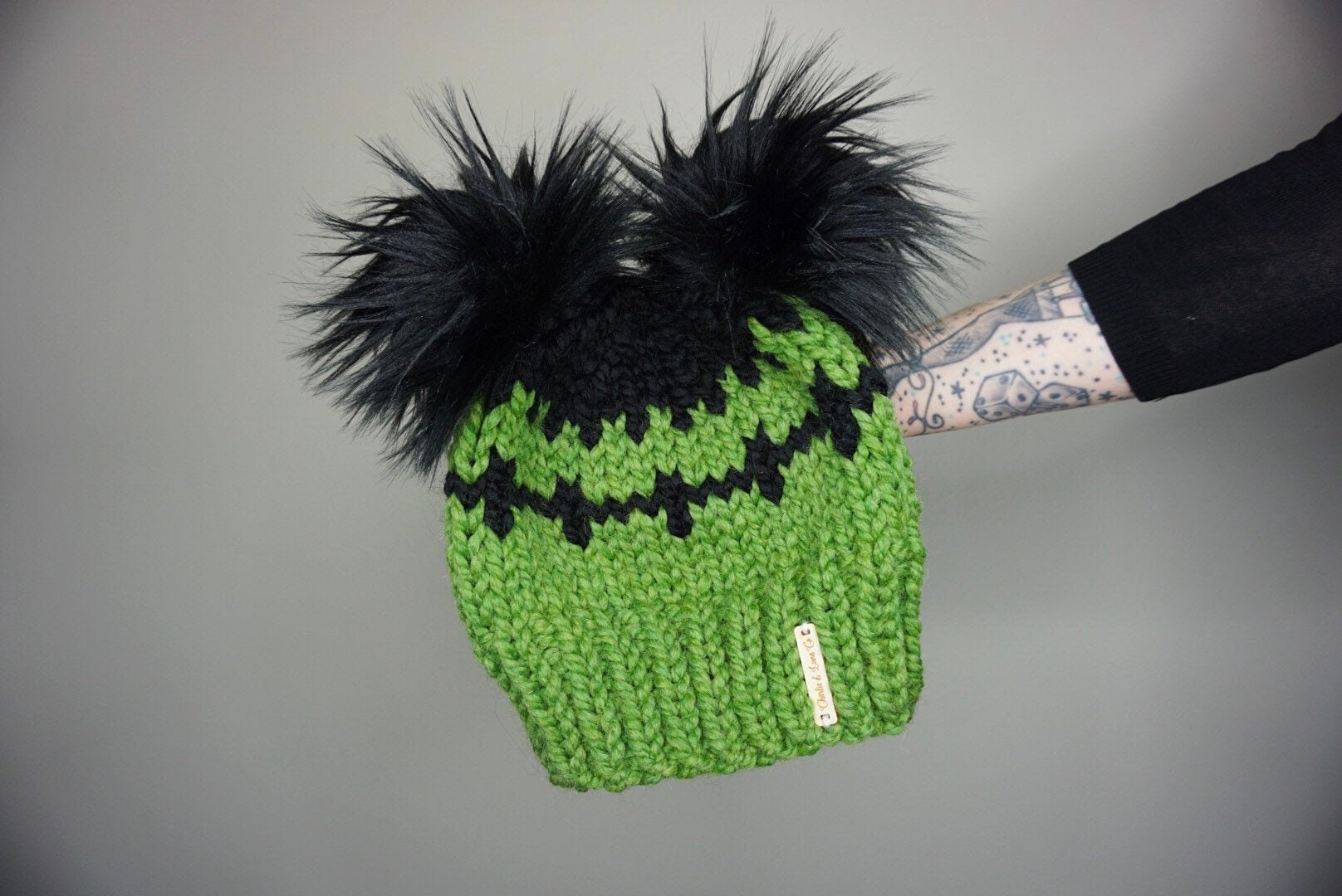 Frankenstein Doppelbommel Mütze | Charlie & Luna Co. Halloween, Limited Edition, Le, Erwachsene, Damen, Jugendliche, Herren, Kunstpelz, Hut, Herbst von CharlieAndLunaCo