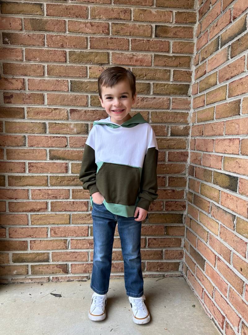 Übergroßes Kinder Color Block Kapuzen-Sweatshirt - Drei Farboptionen von CharlieandChumps