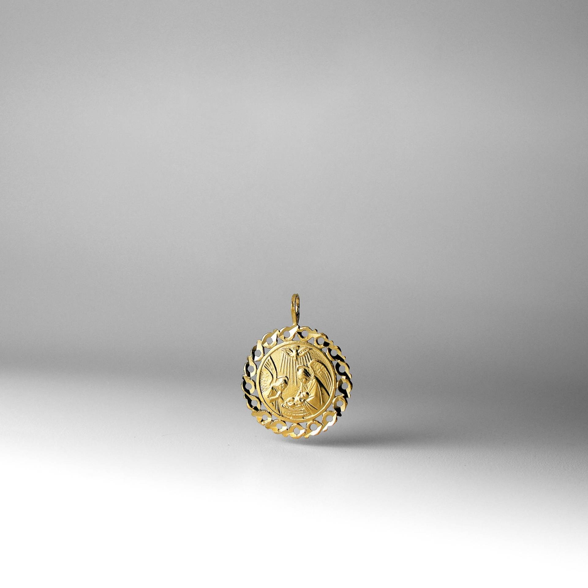 14K Gold Baby-Taufmedaillon-Anhänger Charm - Echtgold Taufe Halskette von CharlieandCoGOLD