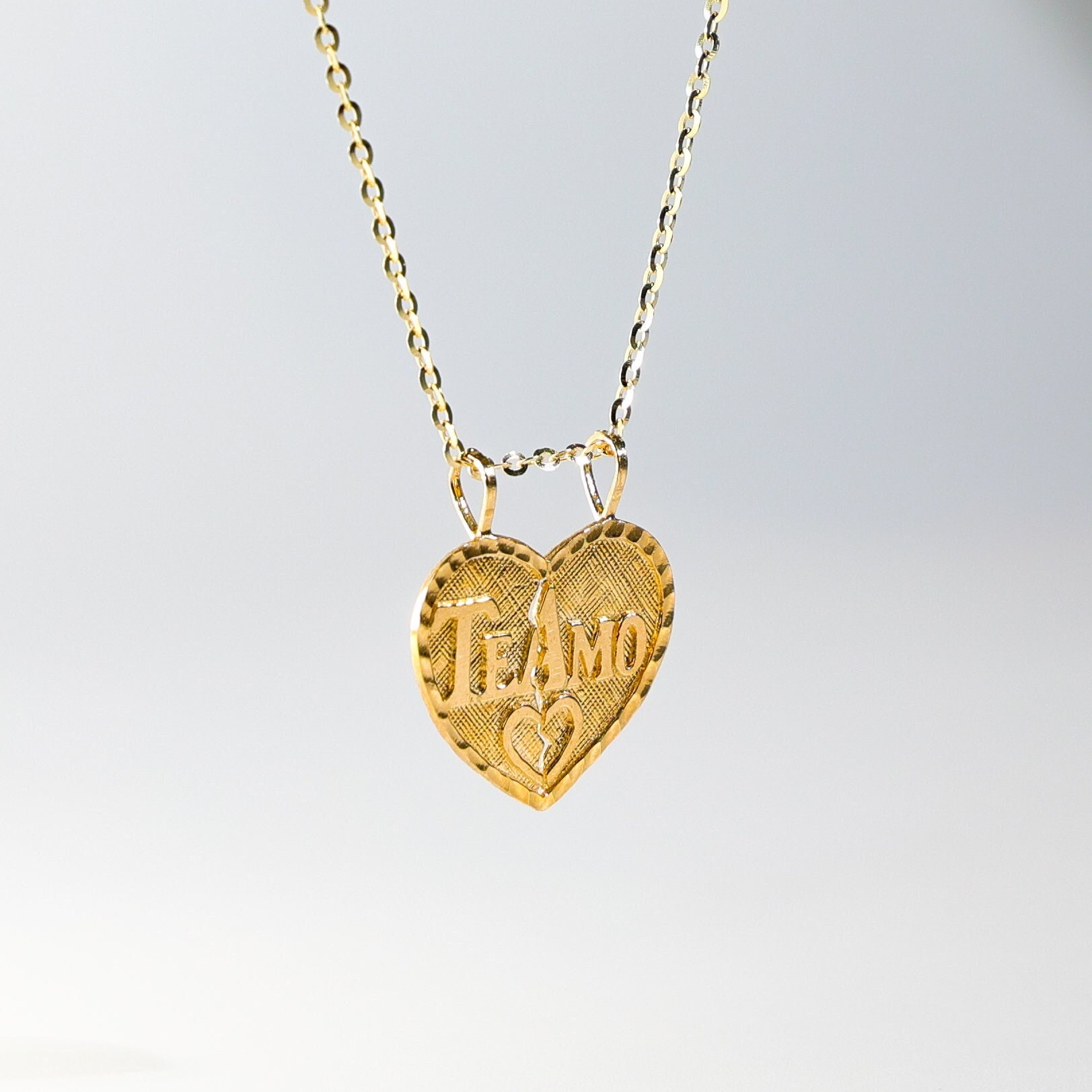 14K Gold Te Amo 2 Stück Herz Anhänger Charm - Halskette Für Paar von CharlieandCoGOLD