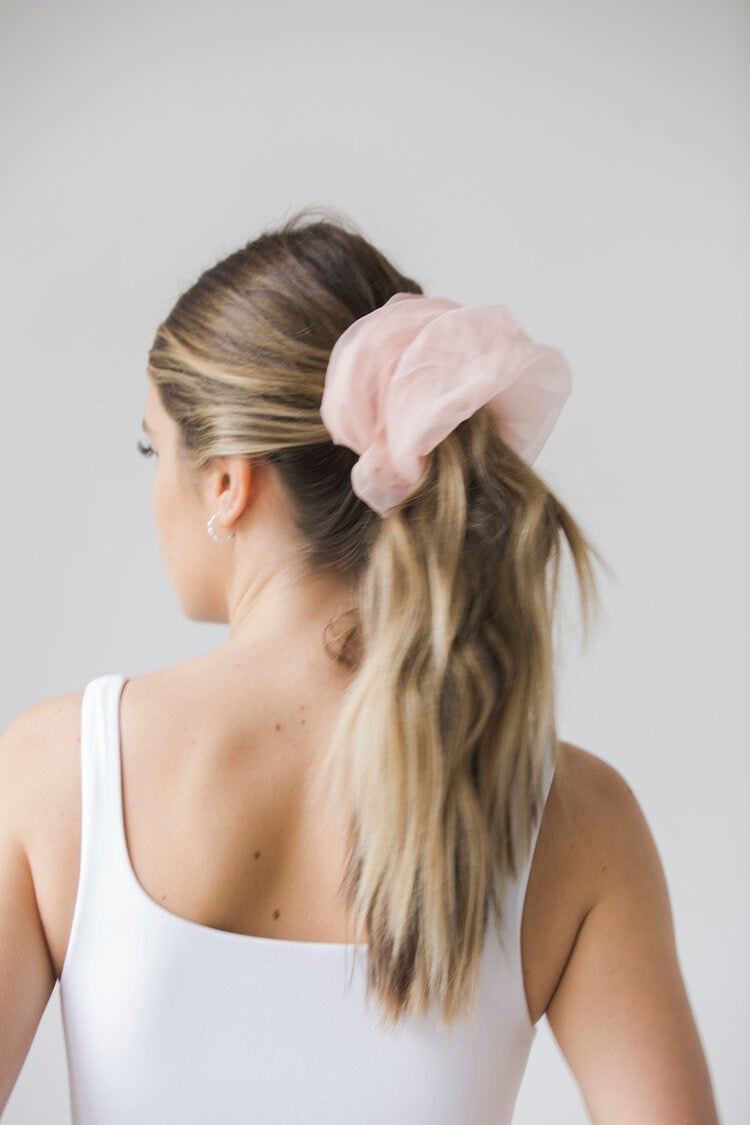 Phoebe Oversized Scrunchie von CharlieandPaisley