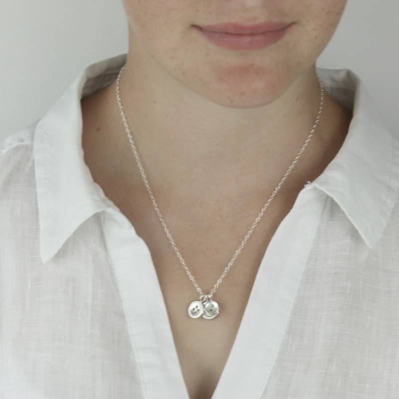 Silberknopf Halskette, Knopf Kurzwaren Schmuck von CharlotteBezzant
