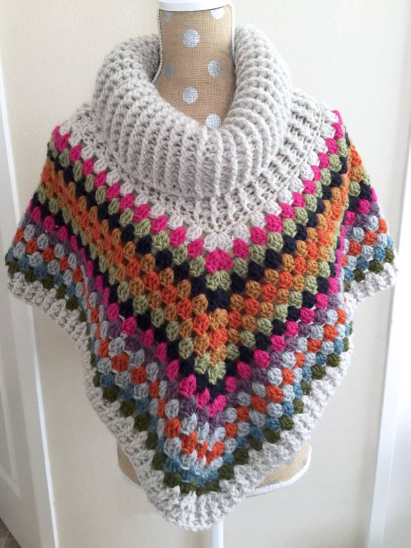 Frau Und Mädchen Häkeln Poncho - Multi Color | Versandfertig Frau Und Mädchen Häkeln Poncho - Multi Color | Versandfertig von CharlotteCrochet