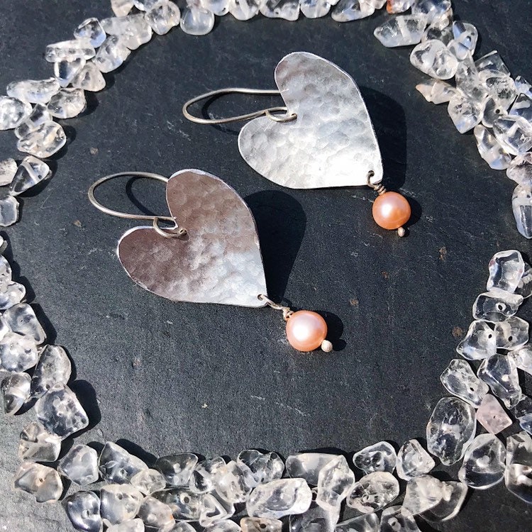 Pink Perlen Herz Ohrringe Sterling Silber, Aluminium von CharlotteJewellery