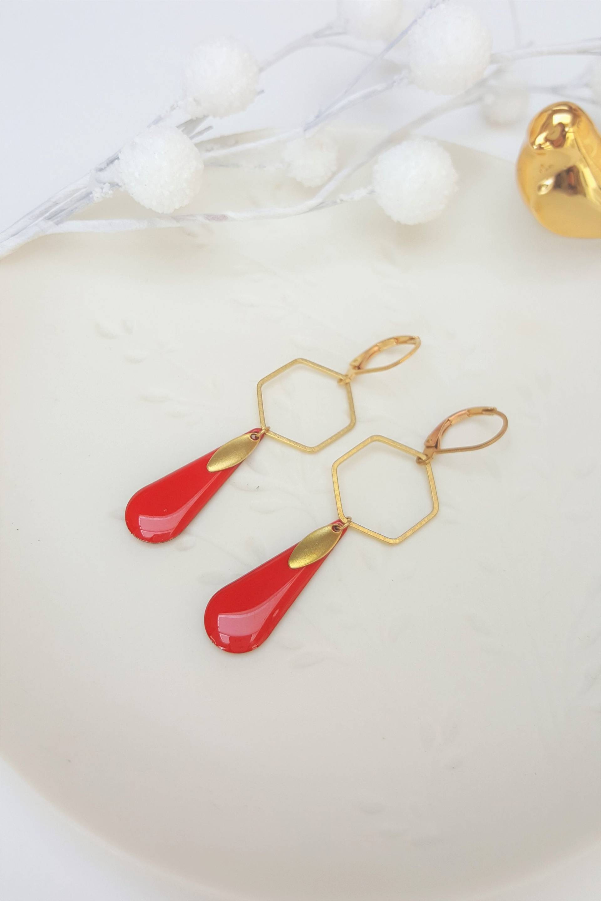 Ohrringe, Anhänger, Schwellen Brutto, Hexagon Messing Große Tropfen Emailliert Rot, Kleine in Roh-Messing Ohrringe, Anhänger, Schwellen Brutto, Hexagon Messing Große Tropfen Emailliert Rot, Kleine in Roh-Messing von Charlottepapoteshop