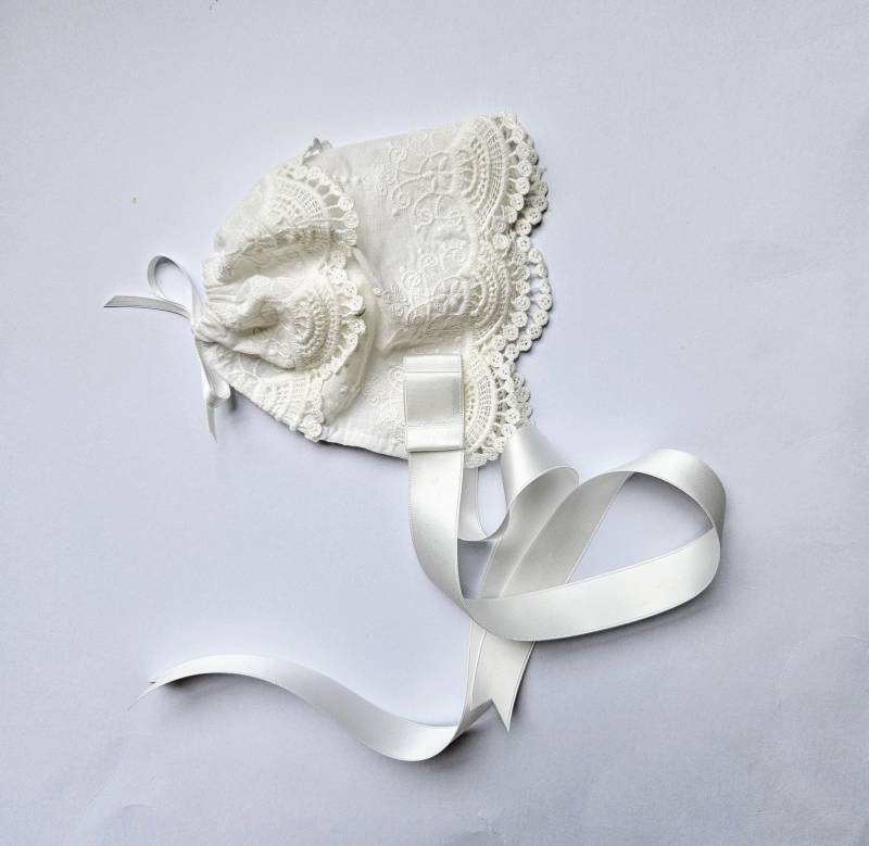 Baby Mütze Spitze - 18 Monate Neugeborene Ungefähr Auf Bestellung Produzierte Photo Prop von CharlottesDrawer