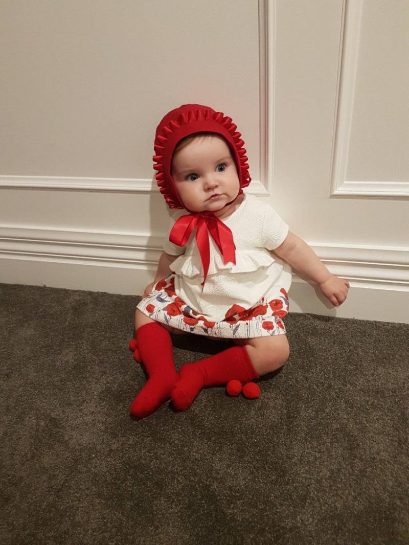 Leinen Oder Standard Stoff Rüschenhaube Für 3 Bis 36 Monate - Auf Bestellung Roberta Mit Plissierter Band Rüsche Schwarz, Marine, Weiß von CharlottesDrawer