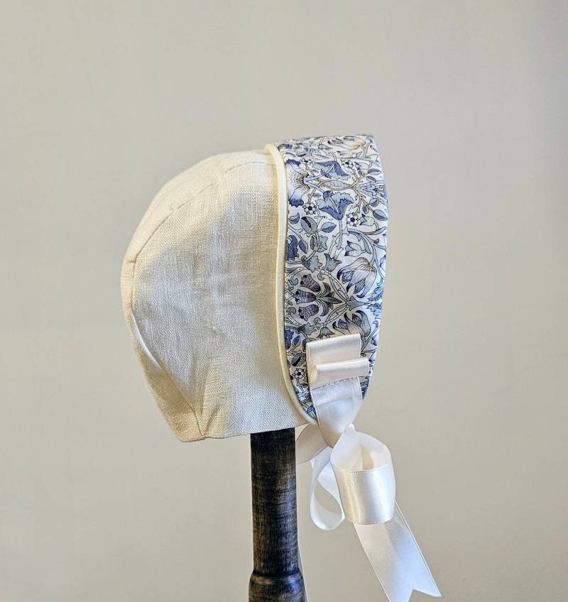 Liberty Turn-Back Bonnet - Größen 3 Bis 36 Monate Auf Bestellung Elena Benutzerdefinierte Vintage-stil Baby Mütze Oder Helm Mit Bändern Krawatten von CharlottesDrawer