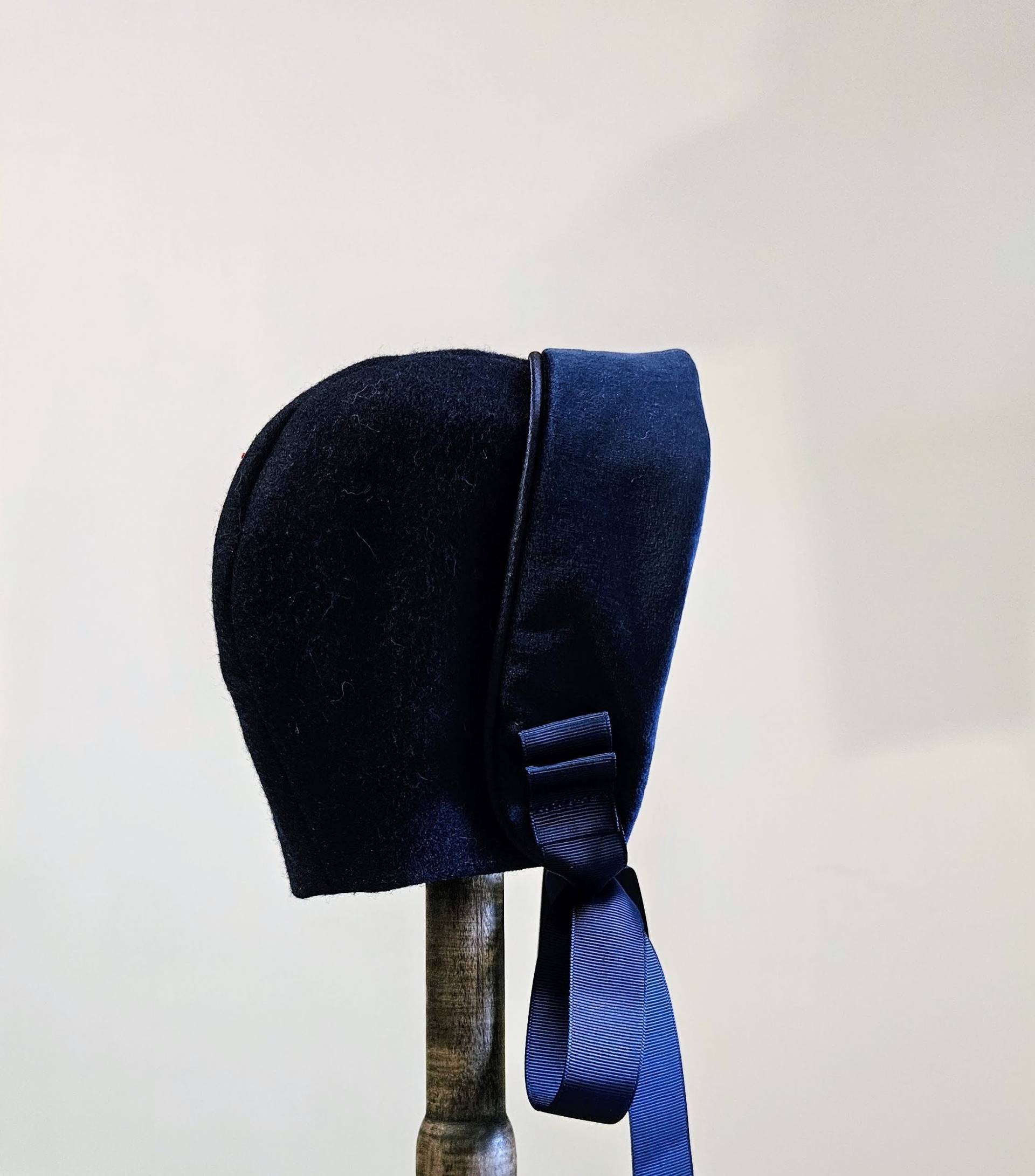 Wende-Samt-Mütze - Größen 3 Bis 36 Monate Made To Order Elena Benutzerdefinierte Vintage Winter Baby Mütze Helm Mit Bindebändern Flieger von CharlottesDrawer