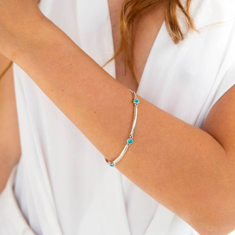Handgemachter Türkis Armreif Sterling Silber Dezember Geburtsstein Armband von CharlottesWebJewelry