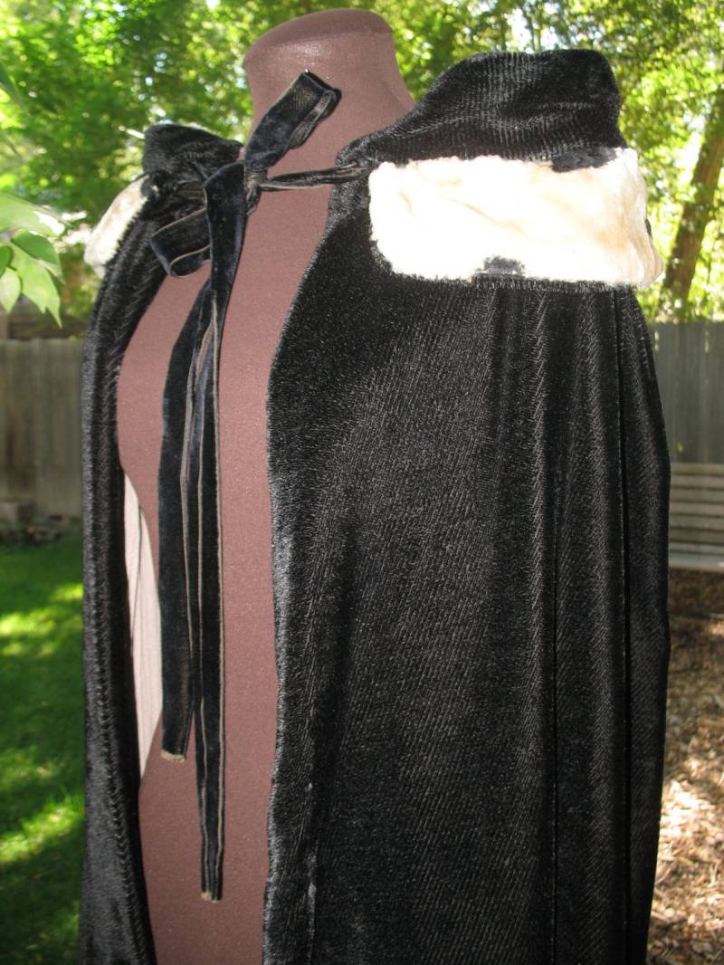 Vintage Edwardian Era Black Samt Umhang/Schal/Wrap Vintage Edwardian Era Black Samt Umhang/Schal/Wrap von Charlotteswish