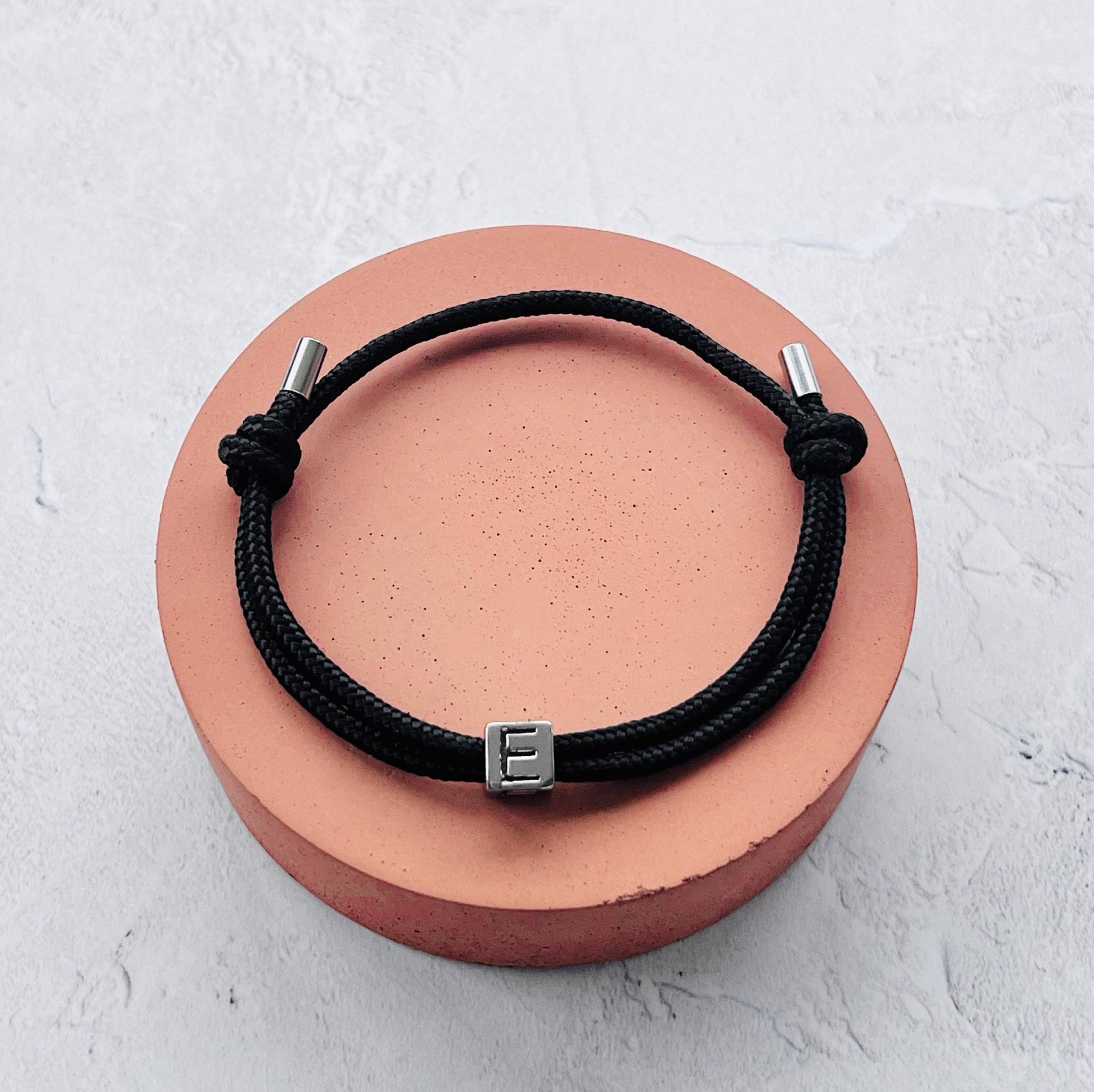 Personalisiertes Edelstahl-Anfangsarmband, Verstellbares Paracord-Armband Mit Initialen, Personalisierter Schmuck Für Männer, Buchstabenarmband von CharlyBeeDesigns