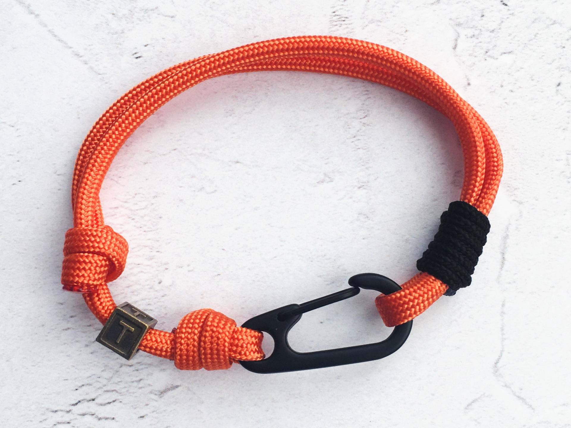 Personalisiertes Orange Herren Armband, Starkes Paracord Männer Geburtstag, Armband Personalisiert, Klettern Geschenk, Outdoorsy Geschenk von CharlyBeeDesigns
