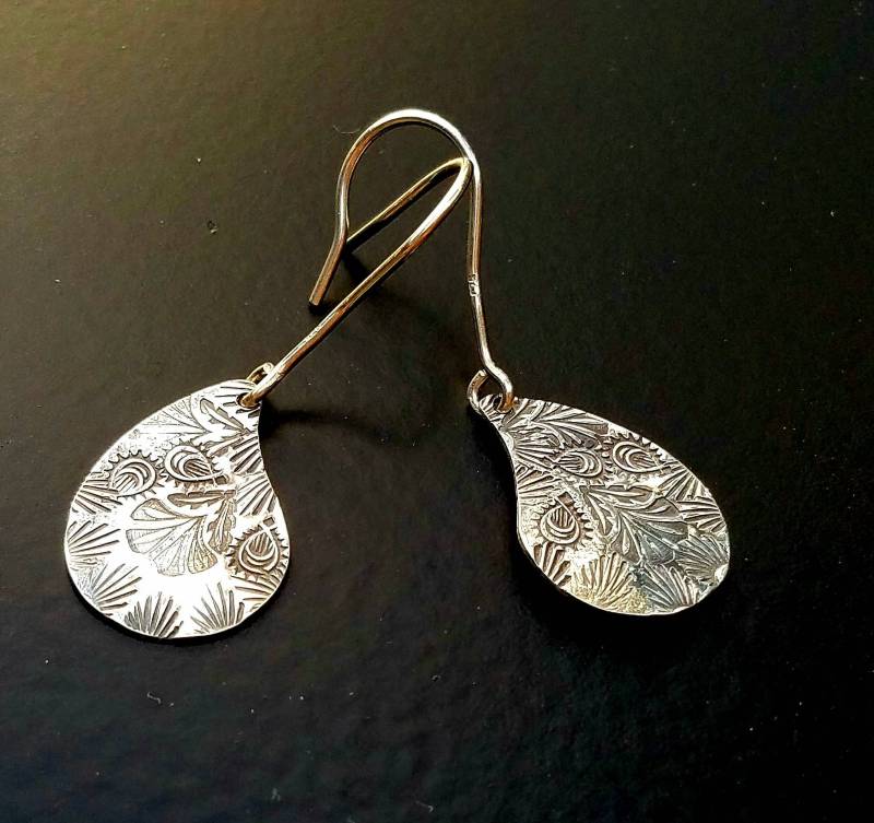 Paisley Gestempelt Indien Inspiriert Ohrringe, Feine Silber, Antik Easrings, Geschenk Für Gruppen, Hochzeitsfeiern, Familie, Lehrer Präsentieren Paisley Gestempelt Indien Inspiriert Ohrringe, Feine Silber, Antik Easrings, Geschenk Für Gruppen, Hochzeitsfeiern, Familie, Lehrer Präsentieren von CharmAndRiddle